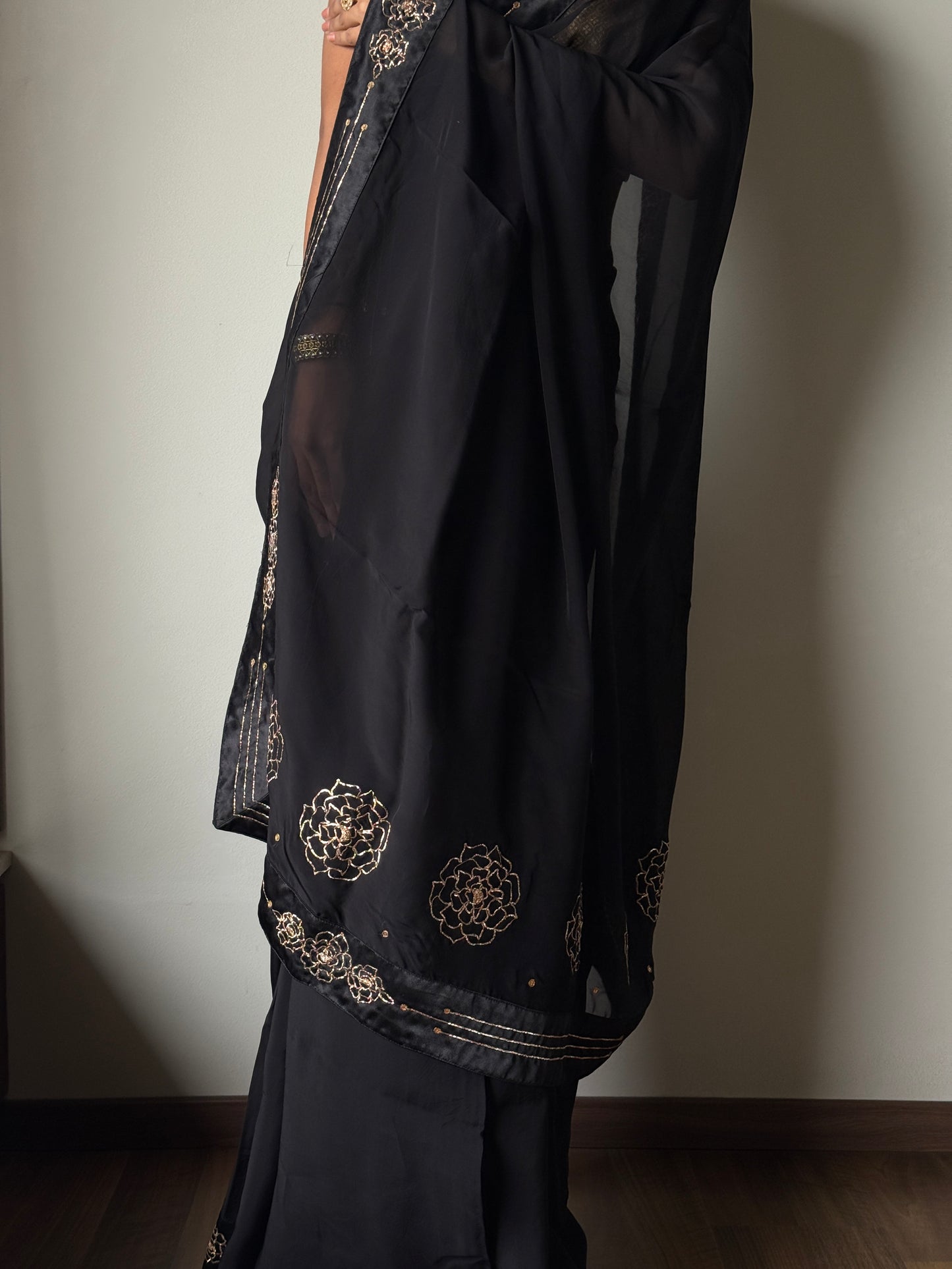 Signature Heritage Saree — Effortless Drape